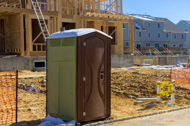 Best Portable restroom trailer rental  in Liberty Triangle, FL